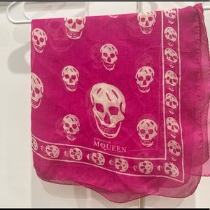 Alexander McQueen Skull Scarf- pink
